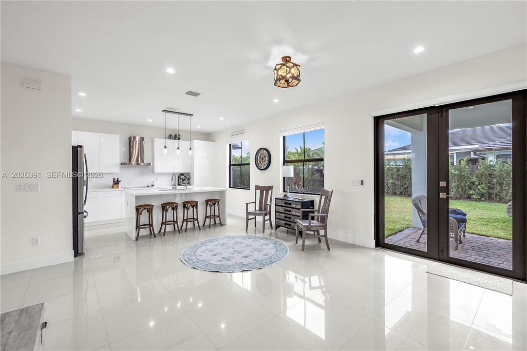 For Sale: $1,195,000 (5 beds, 4 baths, 2806 Square Feet)