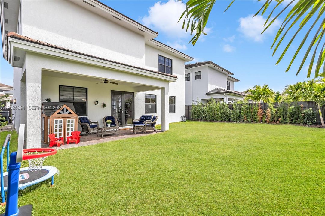 For Sale: $1,195,000 (5 beds, 4 baths, 2806 Square Feet)