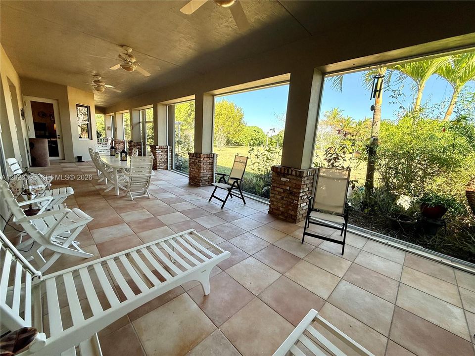 For Sale: $2,950,000 (4 beds, 4 baths, 4736 Square Feet)