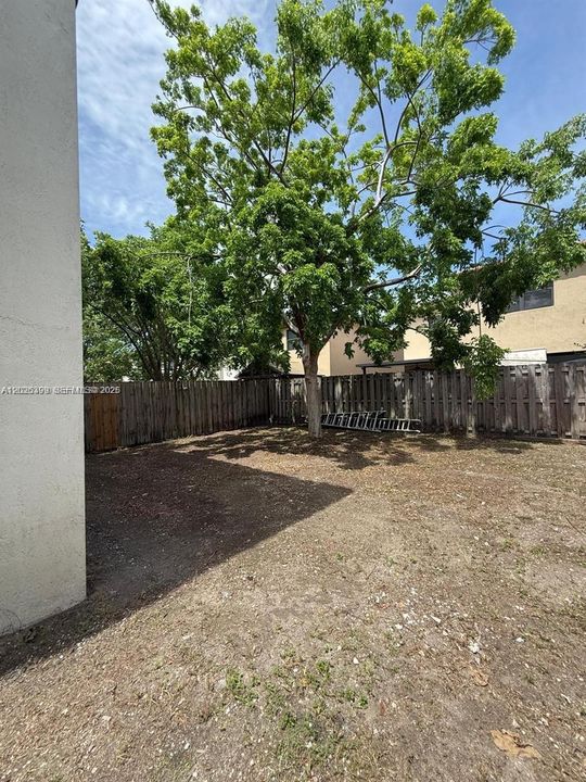 For Rent: $3,100 (3 beds, 2 baths, 2115 Square Feet)