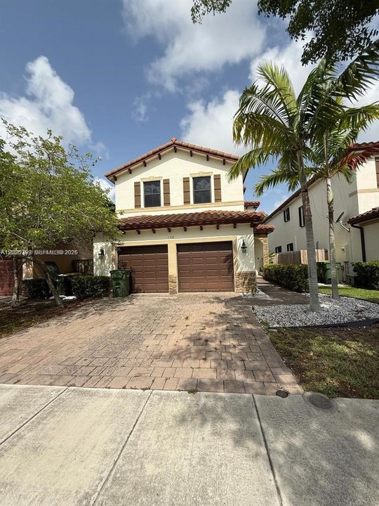 For Rent: $3,100 (3 beds, 2 baths, 2115 Square Feet)