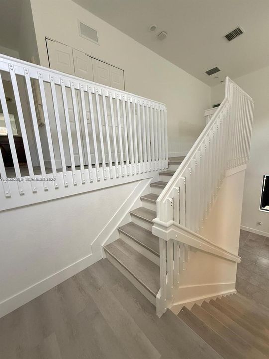 For Rent: $3,100 (3 beds, 2 baths, 2115 Square Feet)