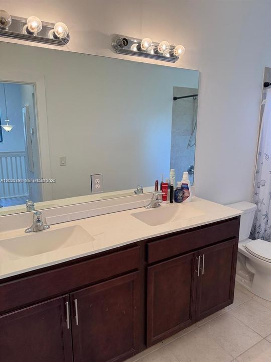 For Rent: $3,100 (3 beds, 2 baths, 2115 Square Feet)
