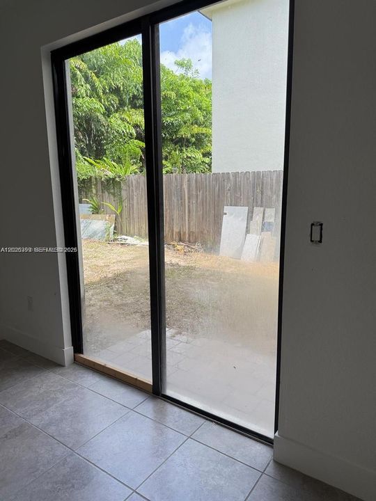 For Rent: $3,100 (3 beds, 2 baths, 2115 Square Feet)