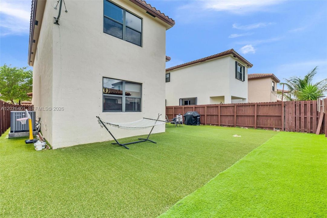 For Rent: $2,950 (3 beds, 2 baths, 2031 Square Feet)