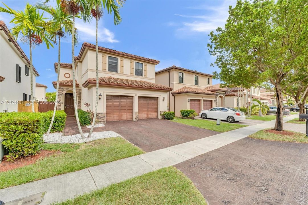 For Rent: $2,950 (3 beds, 2 baths, 2031 Square Feet)