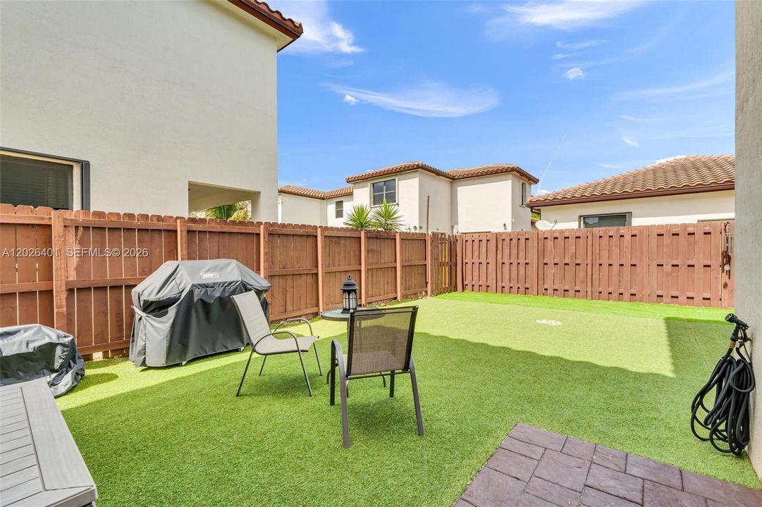 For Rent: $2,950 (3 beds, 2 baths, 2031 Square Feet)