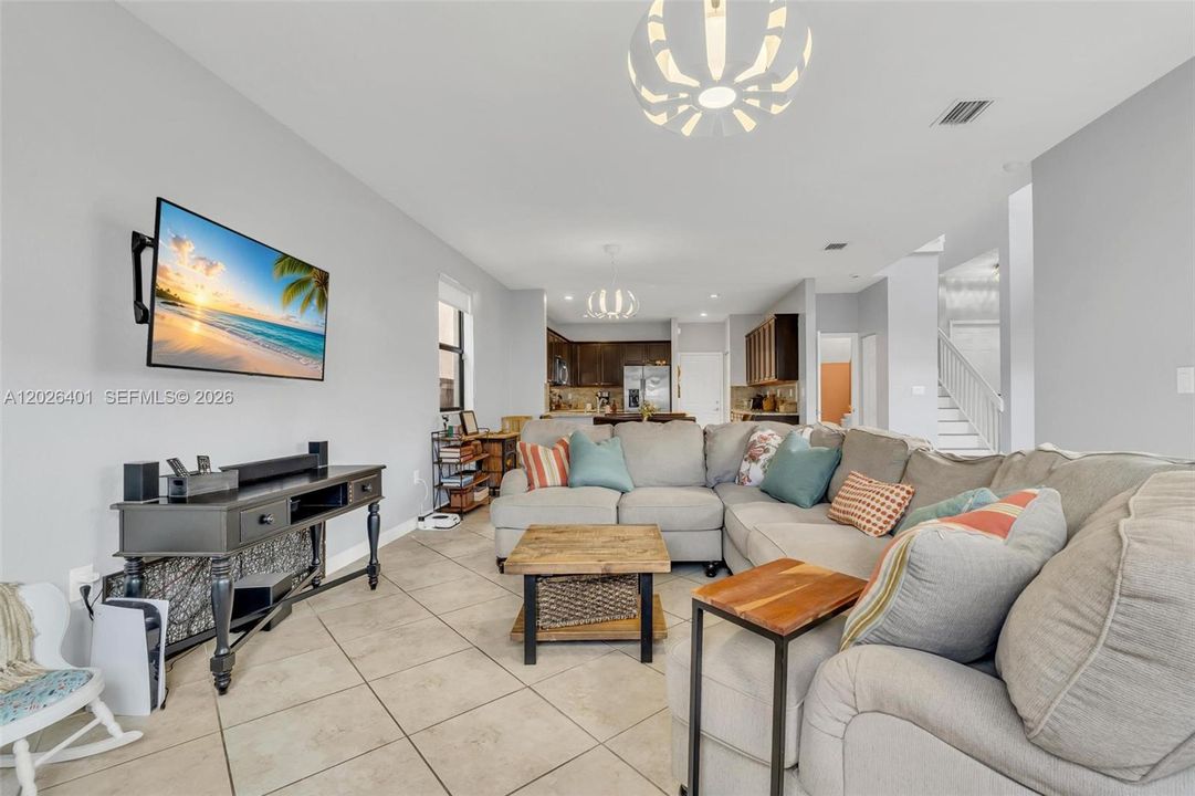 For Rent: $2,950 (3 beds, 2 baths, 2031 Square Feet)