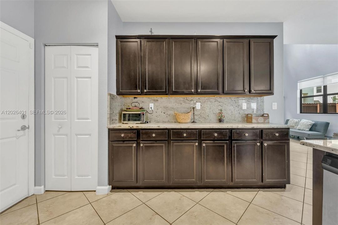 For Rent: $2,950 (3 beds, 2 baths, 2031 Square Feet)