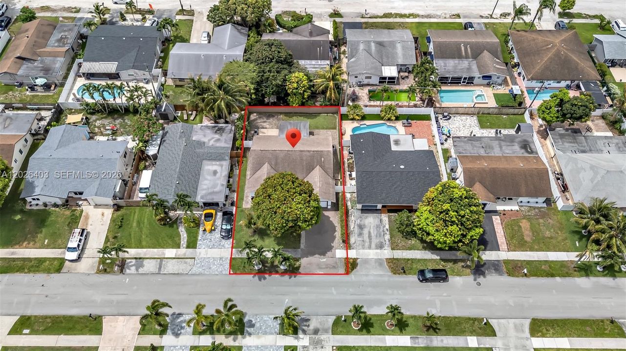 For Sale: $560,000 (3 beds, 2 baths, 1480 Square Feet)