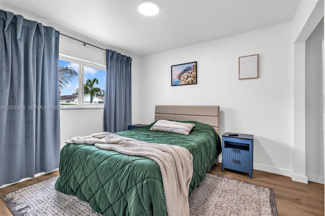 For Sale: $560,000 (3 beds, 2 baths, 1480 Square Feet)