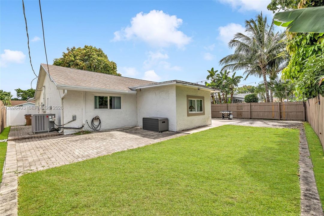 For Sale: $560,000 (3 beds, 2 baths, 1480 Square Feet)