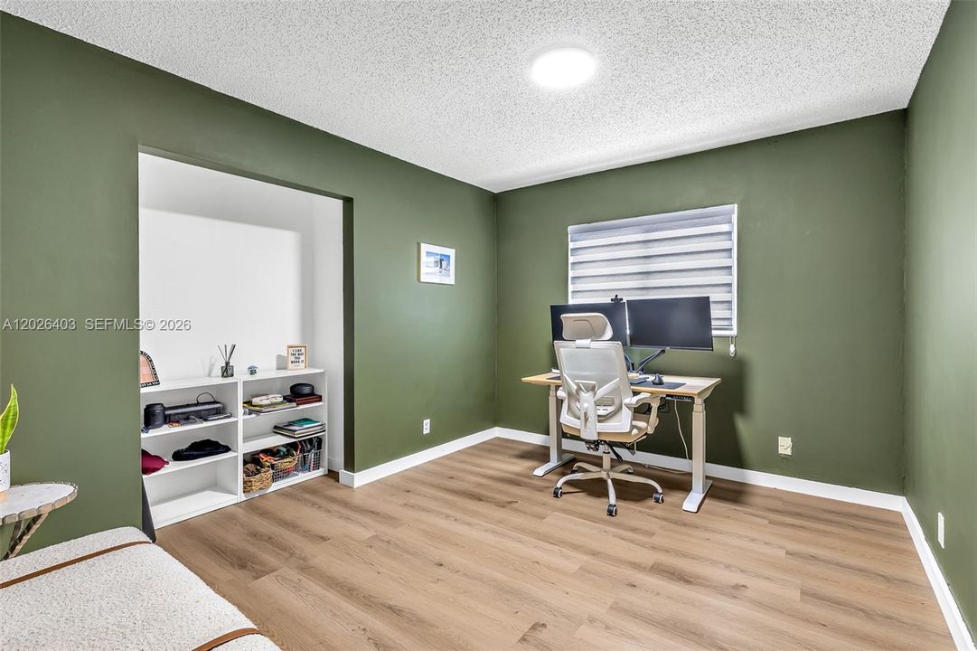For Sale: $560,000 (3 beds, 2 baths, 1480 Square Feet)
