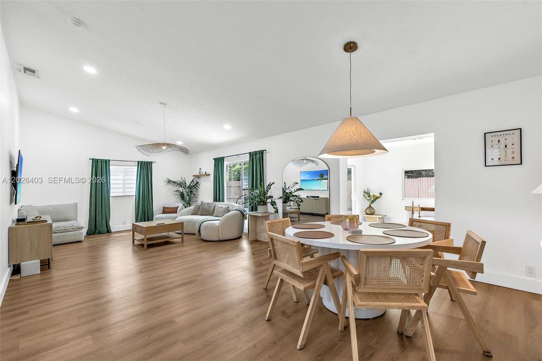 For Sale: $560,000 (3 beds, 2 baths, 1480 Square Feet)