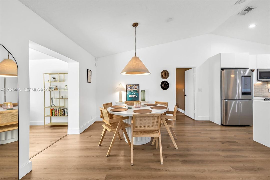 For Sale: $560,000 (3 beds, 2 baths, 1480 Square Feet)
