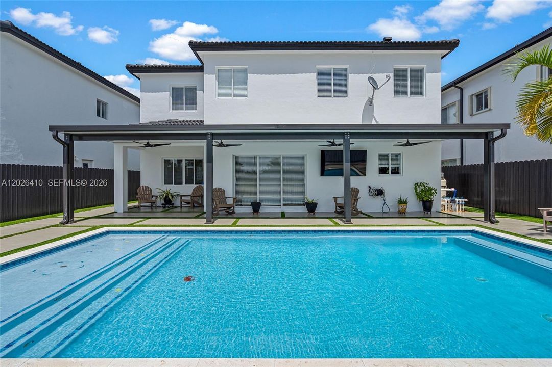 En Venta: $1,150,000 (4 camas, 2 baños, 2338 Pies cuadrados)