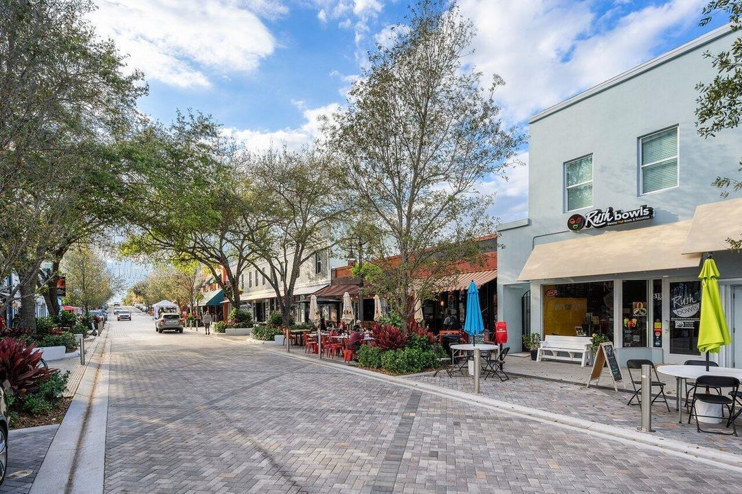 Clematis St. Downtown Dining & Nightlife