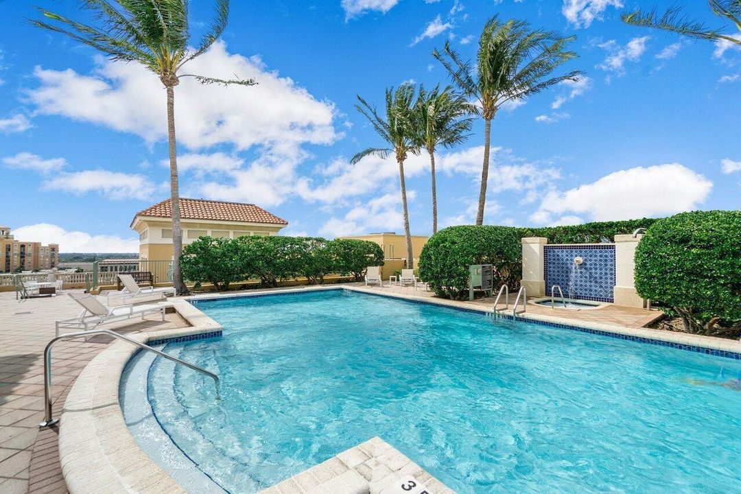 Rooftop Resort-Style Heated Pool & Spa