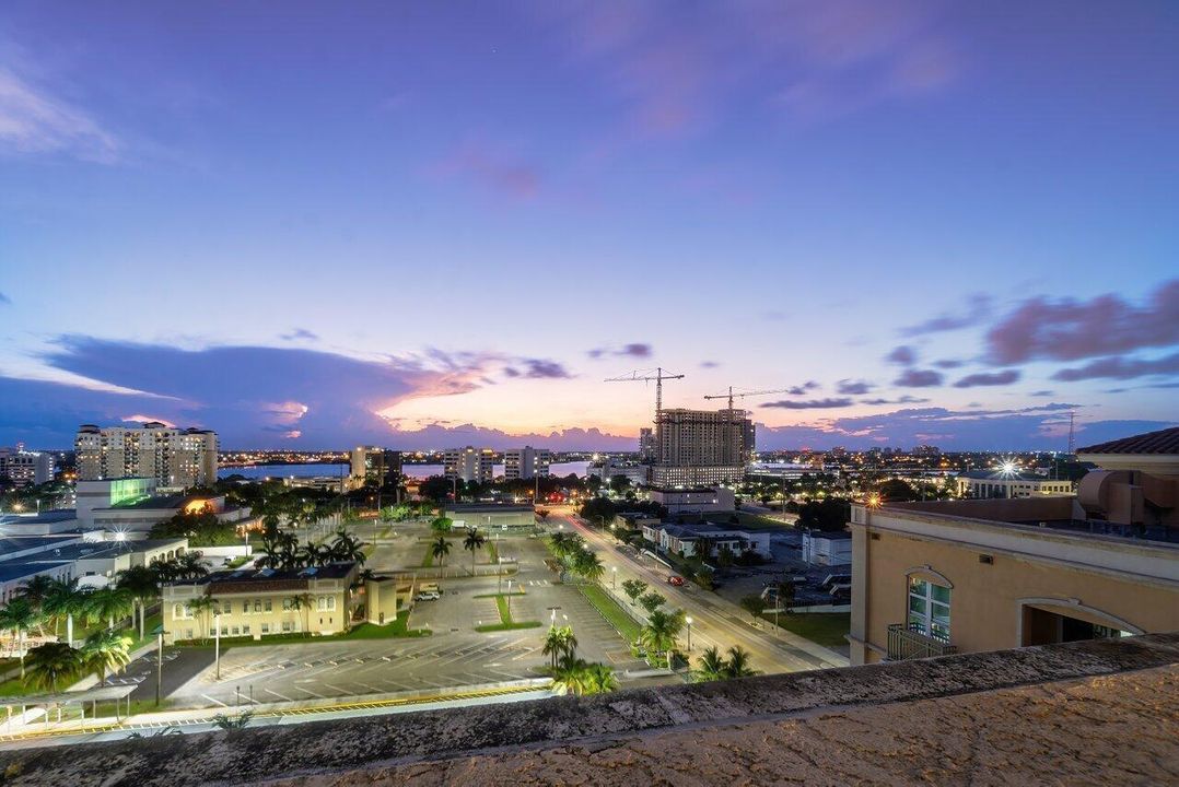 Rooftop Sunsets & Unobstructed 360-views