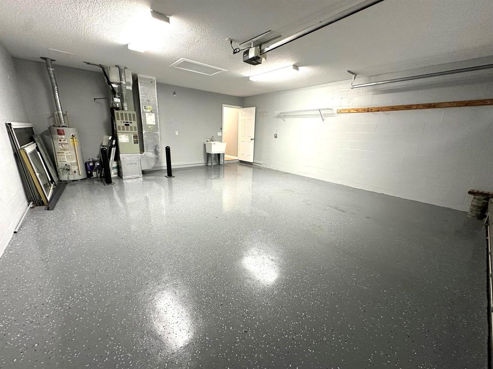 EPOXY GARAGE FLOOR