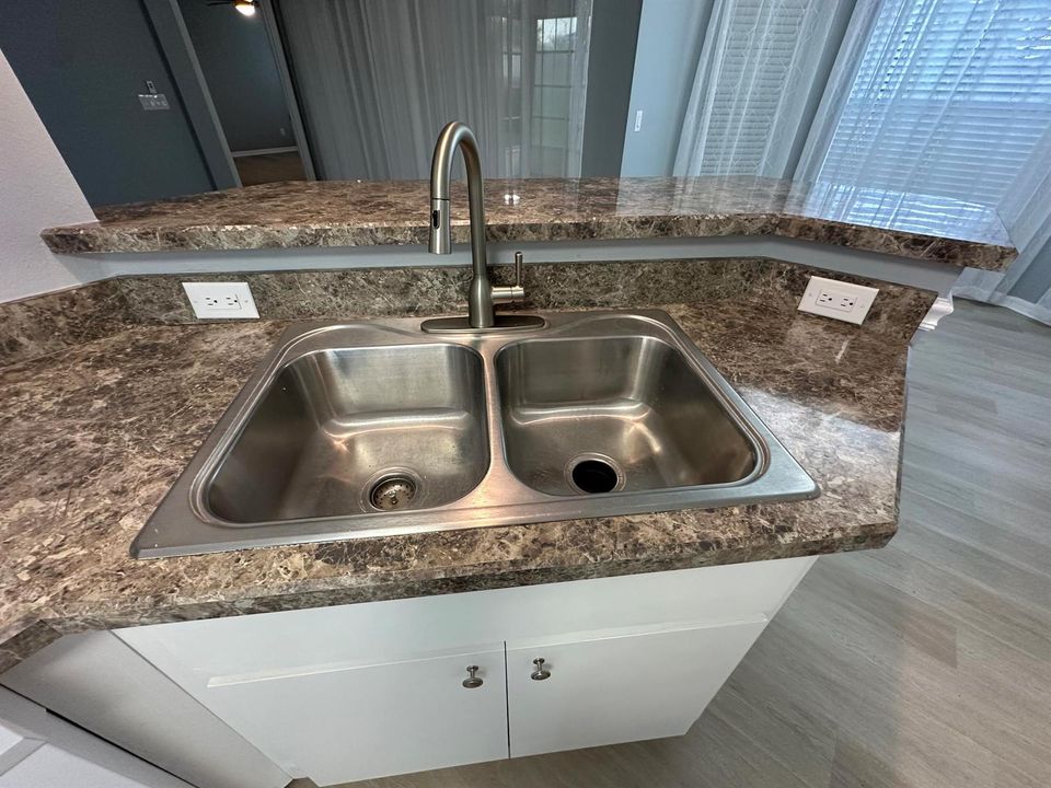 DOUBLE STAINLESS STEEL SINK