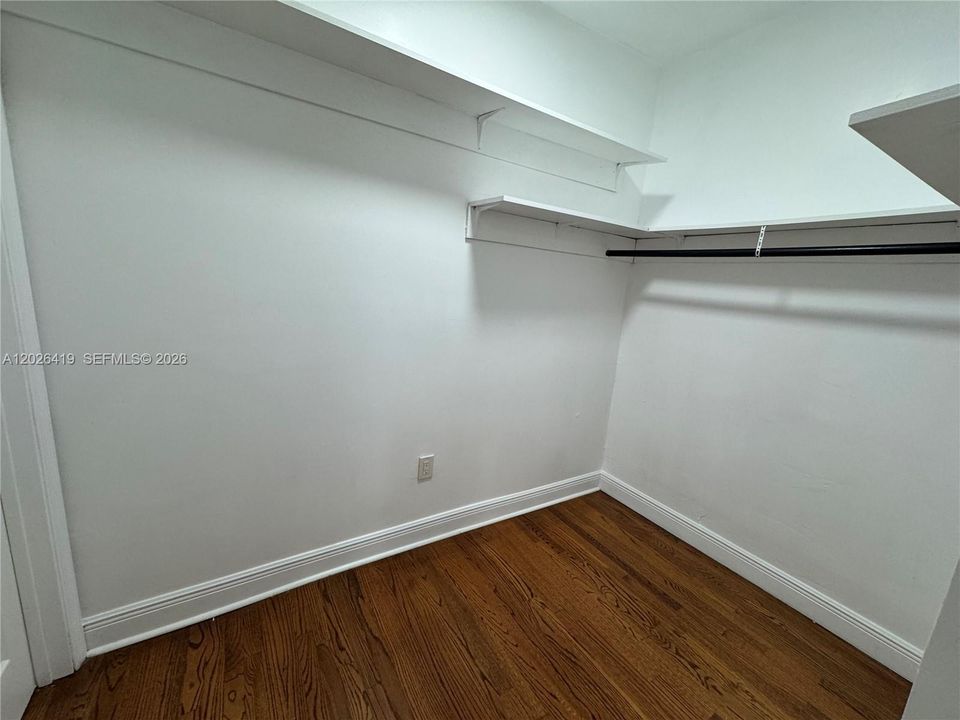 В аренду: $1,500 (0 спален, 1 ванн, 600 Квадратных фут)
