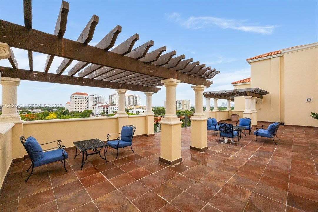 BUILDING ROOFTOP TERRACE