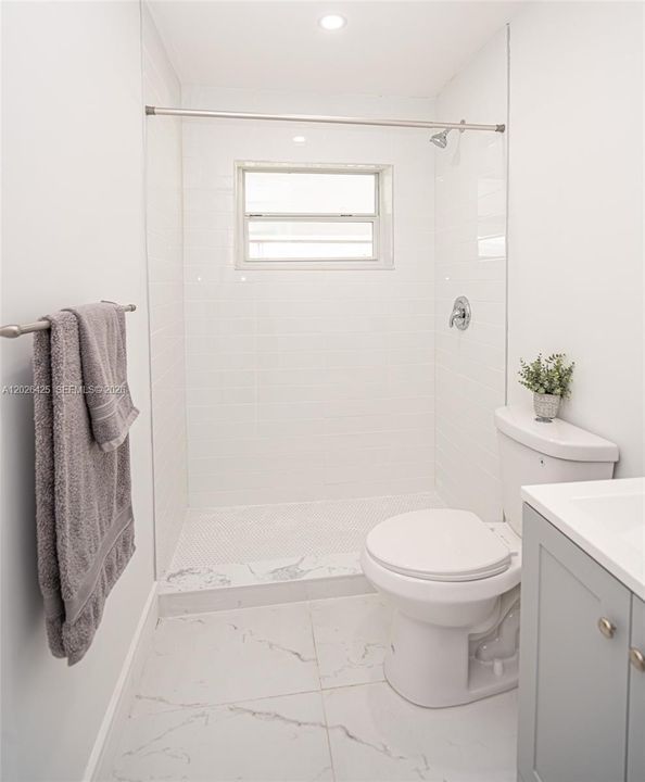En Venta: $749,000 (4 camas, 3 baños, 2772 Pies cuadrados)