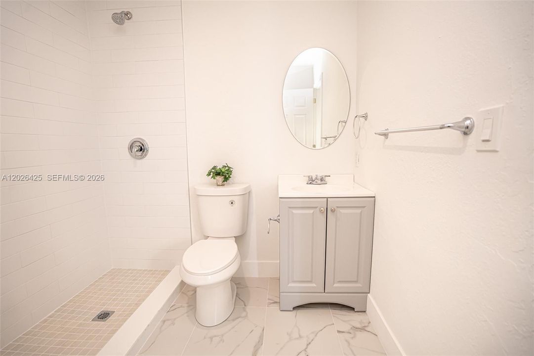 En Venta: $749,000 (4 camas, 3 baños, 2772 Pies cuadrados)