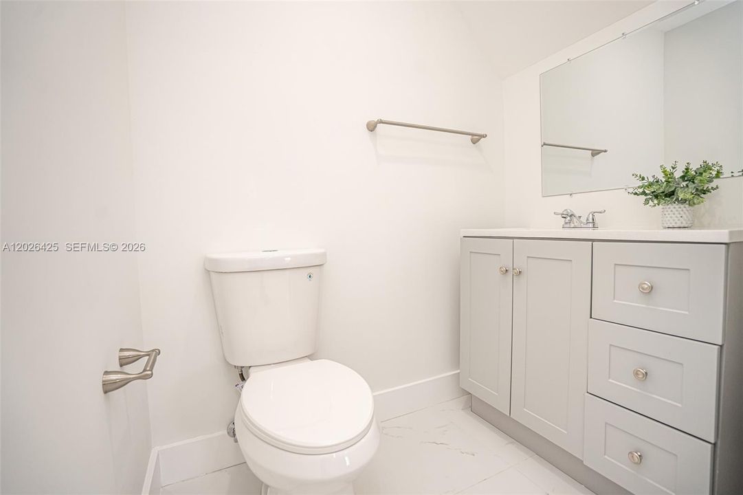 En Venta: $749,000 (4 camas, 3 baños, 2772 Pies cuadrados)