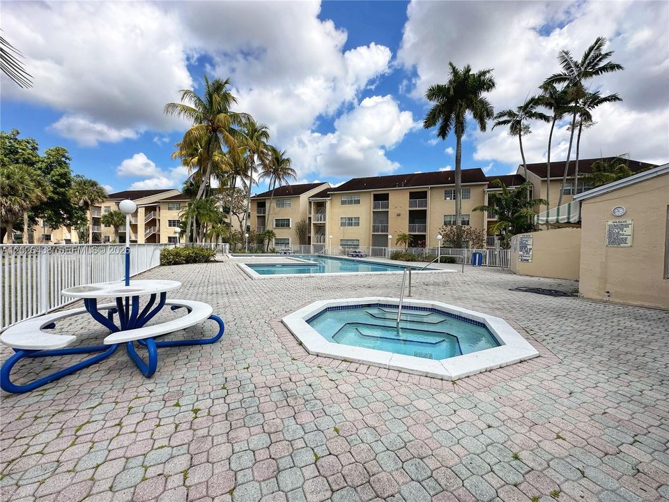 Activo con contrato: $229,900 (1 camas, 1 baños, 693 Pies cuadrados)