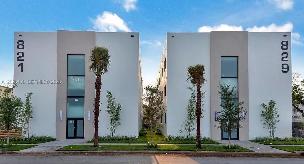 Active With Contract: $1,995 (2 beds, 1 baths, 550 Square Feet)