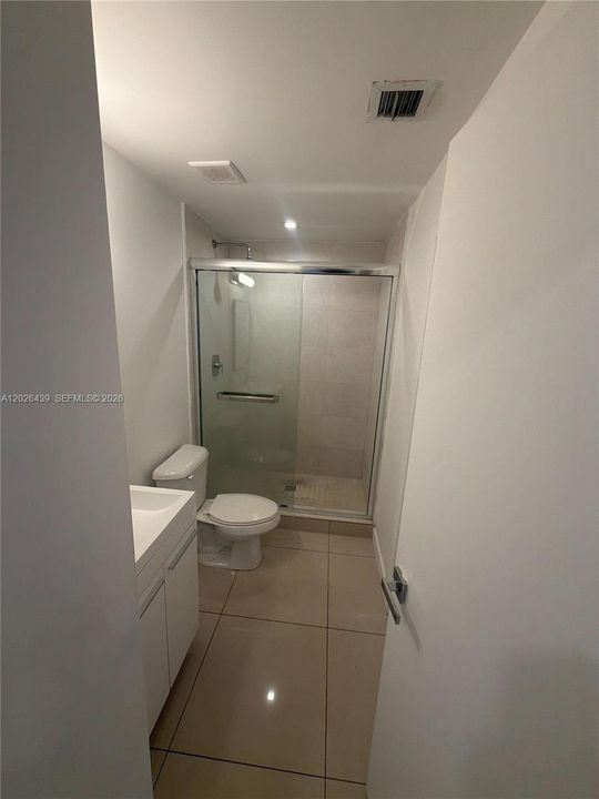 Active With Contract: $1,995 (2 beds, 1 baths, 550 Square Feet)