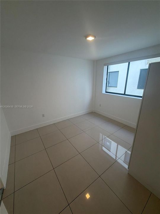Active With Contract: $1,995 (2 beds, 1 baths, 550 Square Feet)