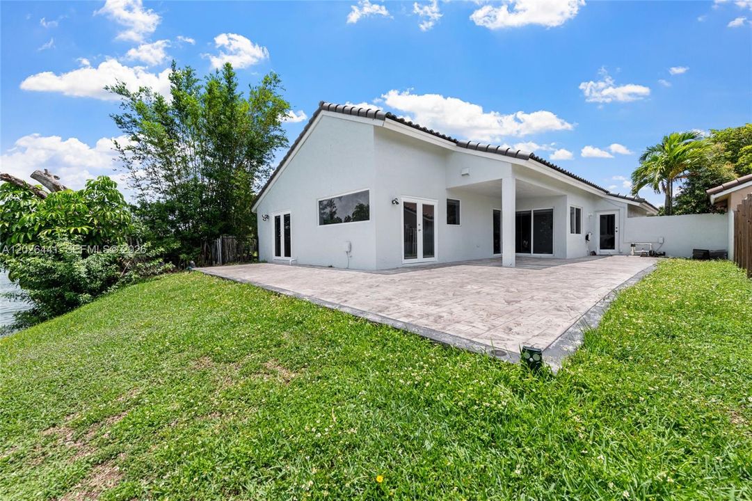 For Sale: $620,000 (3 beds, 2 baths, 1546 Square Feet)