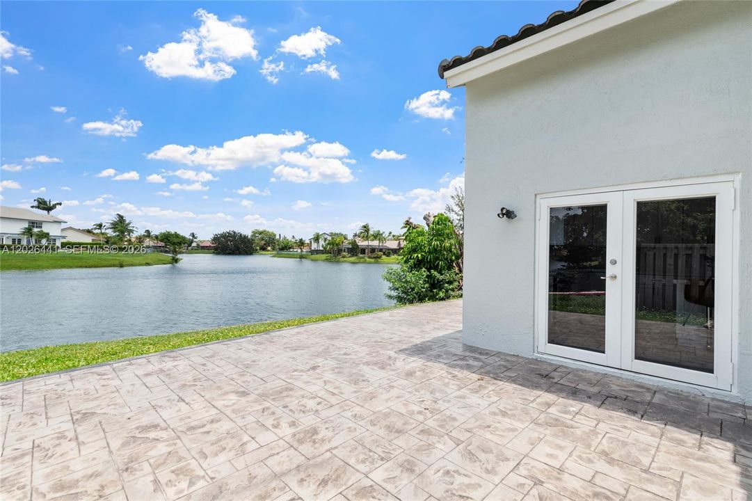 For Sale: $620,000 (3 beds, 2 baths, 1546 Square Feet)