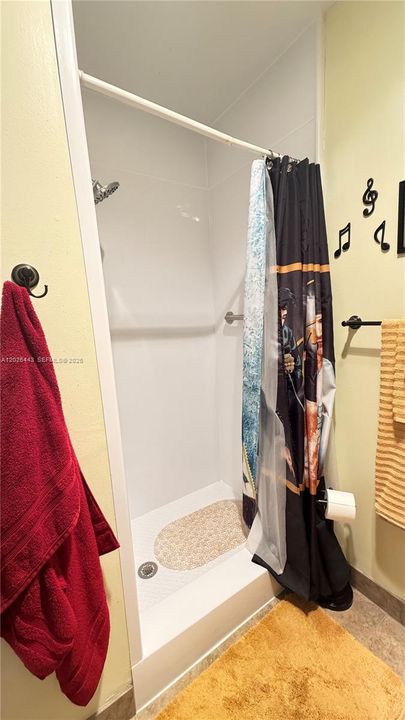 For Sale: $157,000 (2 beds, 2 baths, 880 Square Feet)