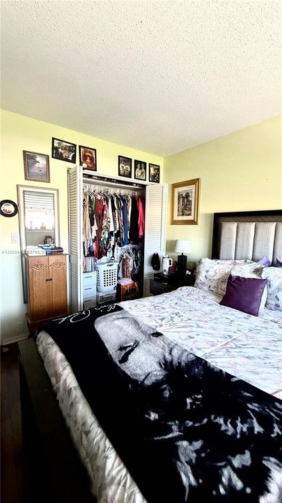 For Sale: $157,000 (2 beds, 2 baths, 880 Square Feet)