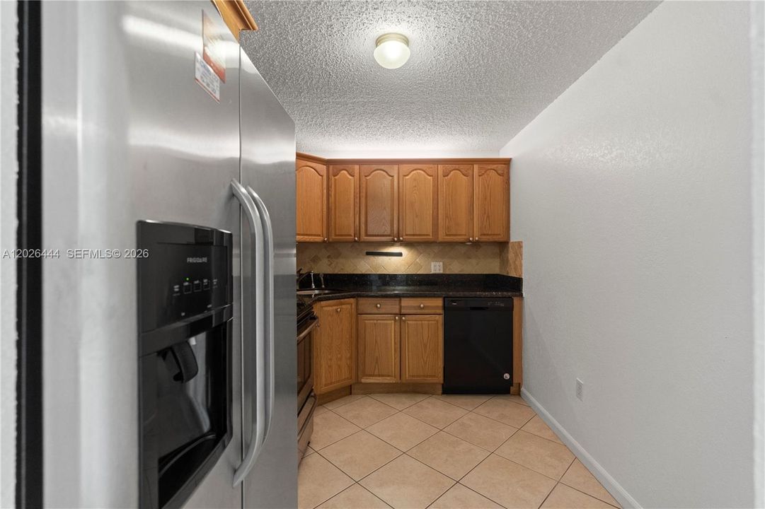 For Sale: $199,999 (2 beds, 2 baths, 1080 Square Feet)