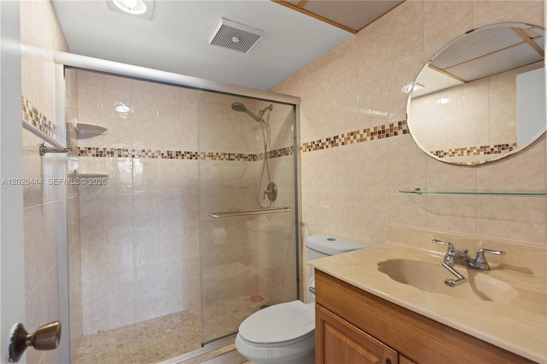 For Sale: $199,999 (2 beds, 2 baths, 1080 Square Feet)