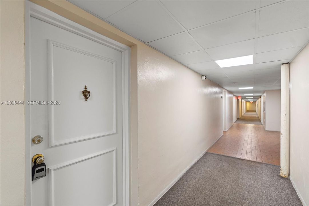 For Sale: $199,999 (2 beds, 2 baths, 1080 Square Feet)