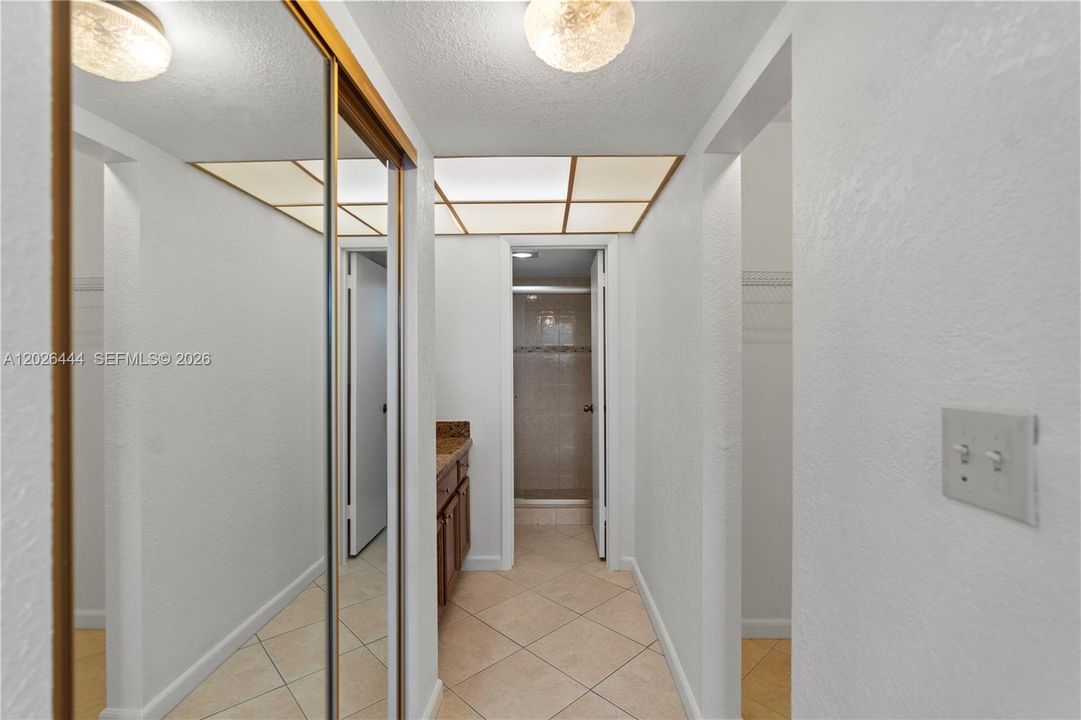 For Sale: $199,999 (2 beds, 2 baths, 1080 Square Feet)