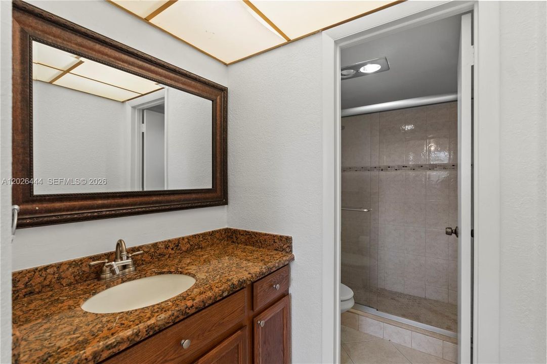 For Sale: $199,999 (2 beds, 2 baths, 1080 Square Feet)