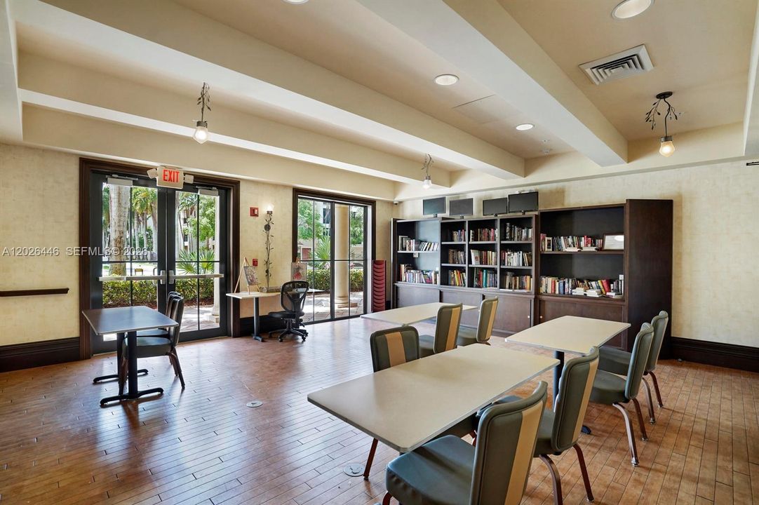 For Sale: $549,000 (3 beds, 2 baths, 2025 Square Feet)