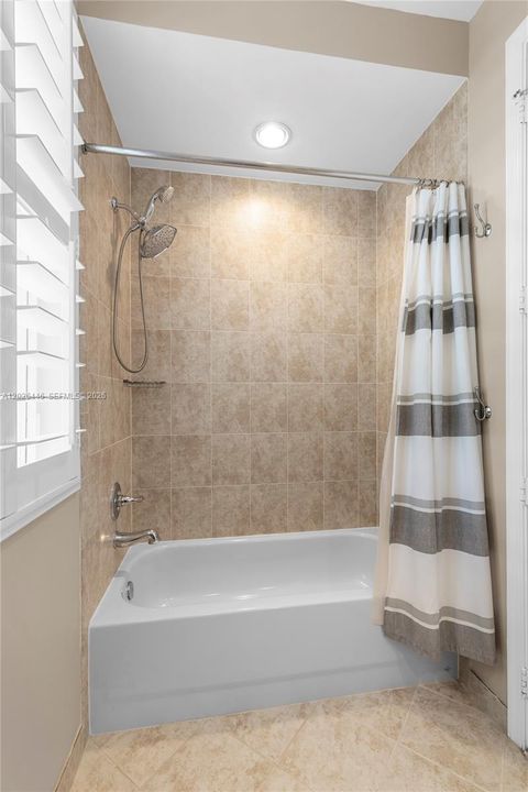 For Sale: $549,000 (3 beds, 2 baths, 2025 Square Feet)