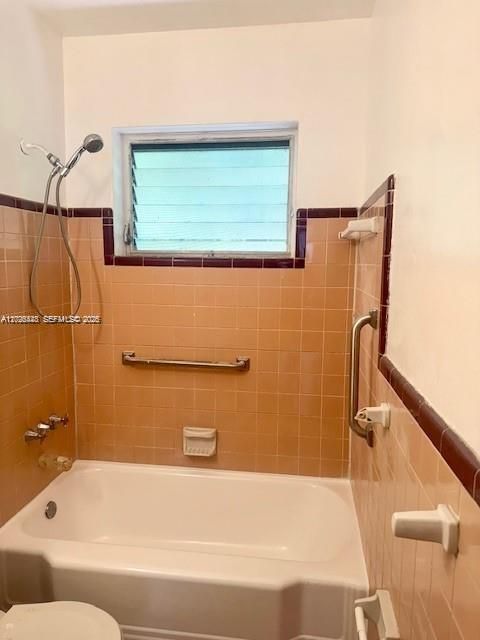 В аренду: $1,950 (2 спален, 1 ванн, 667 Квадратных фут)