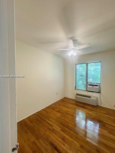 В аренду: $1,950 (2 спален, 1 ванн, 667 Квадратных фут)