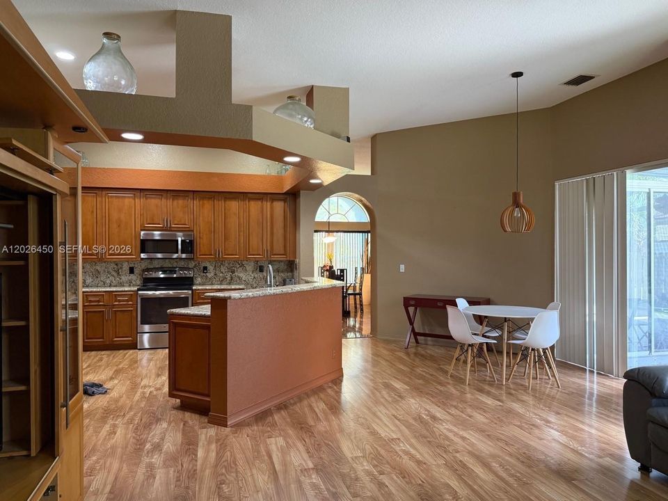 For Sale: $750,000 (4 beds, 3 baths, 2444 Square Feet)