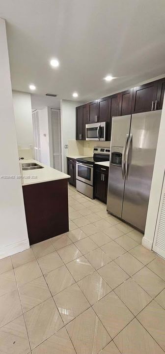 В аренду: $2,600 (2 спален, 2 ванн, 1308 Квадратных фут)