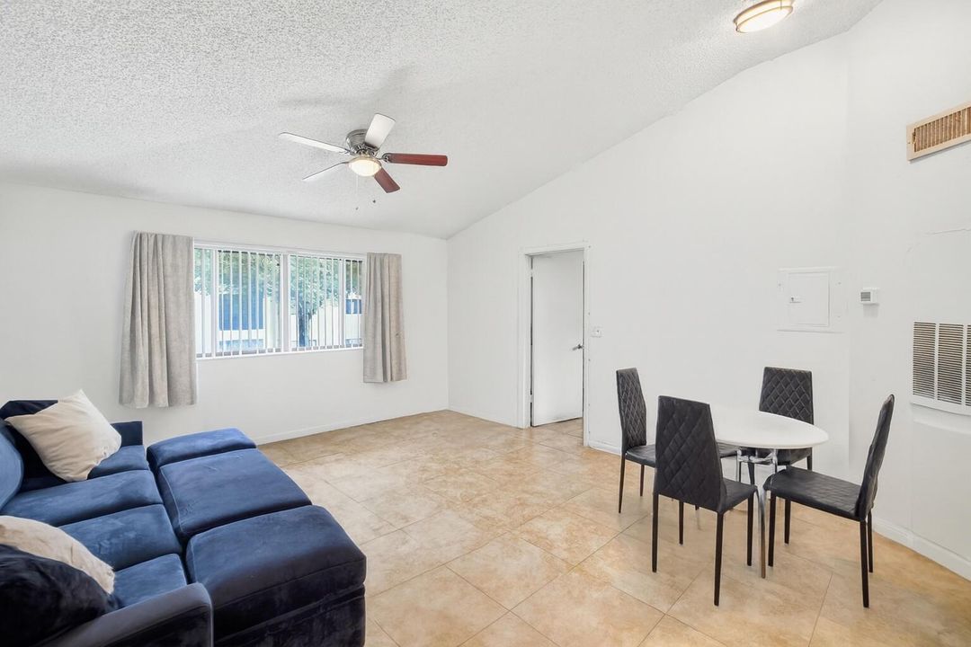 6-web-or-mls-699A2952 - Virtual Cleaning